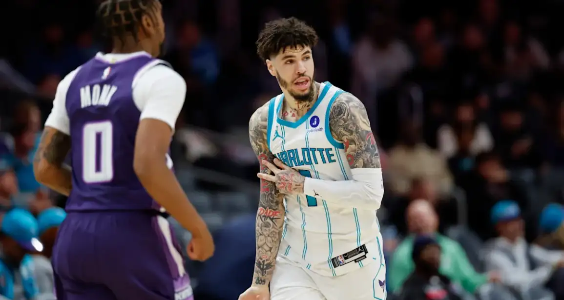 Hornets tie franchise record with 26 3-pointers against Kings team with 10 players out