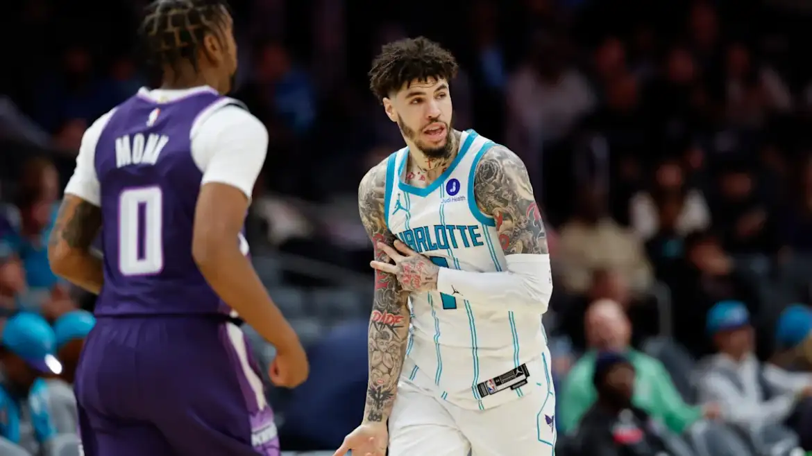 Hornets tie franchise record with 26 3-pointers against Kings team with 10 players out